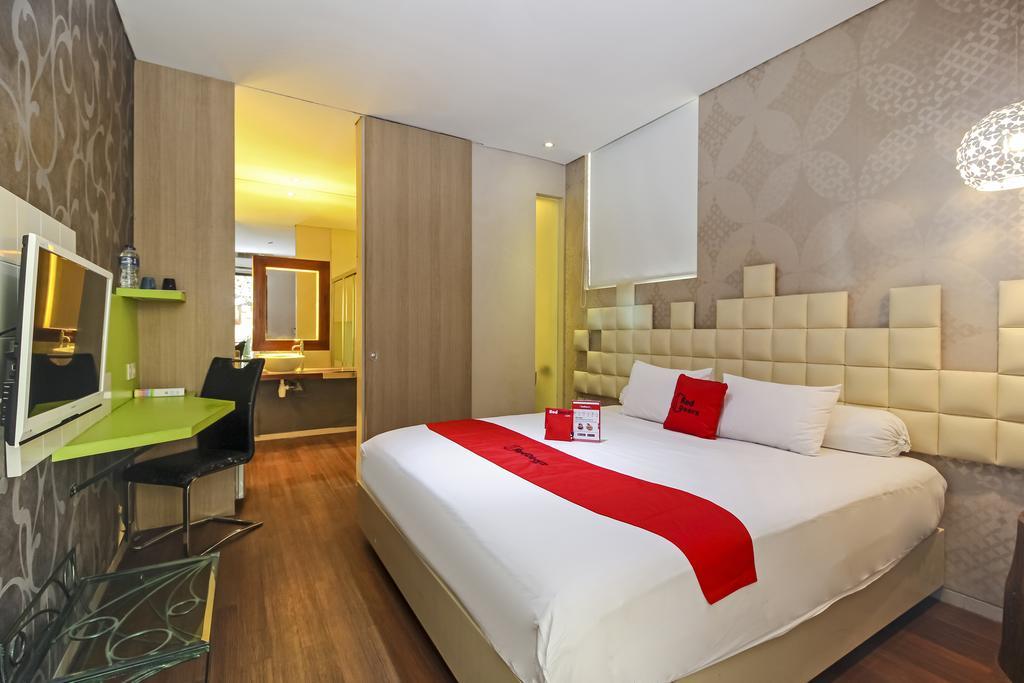 Reddoorz Plus Near Tugu Jogja Джок'якарта Екстер'єр фото
