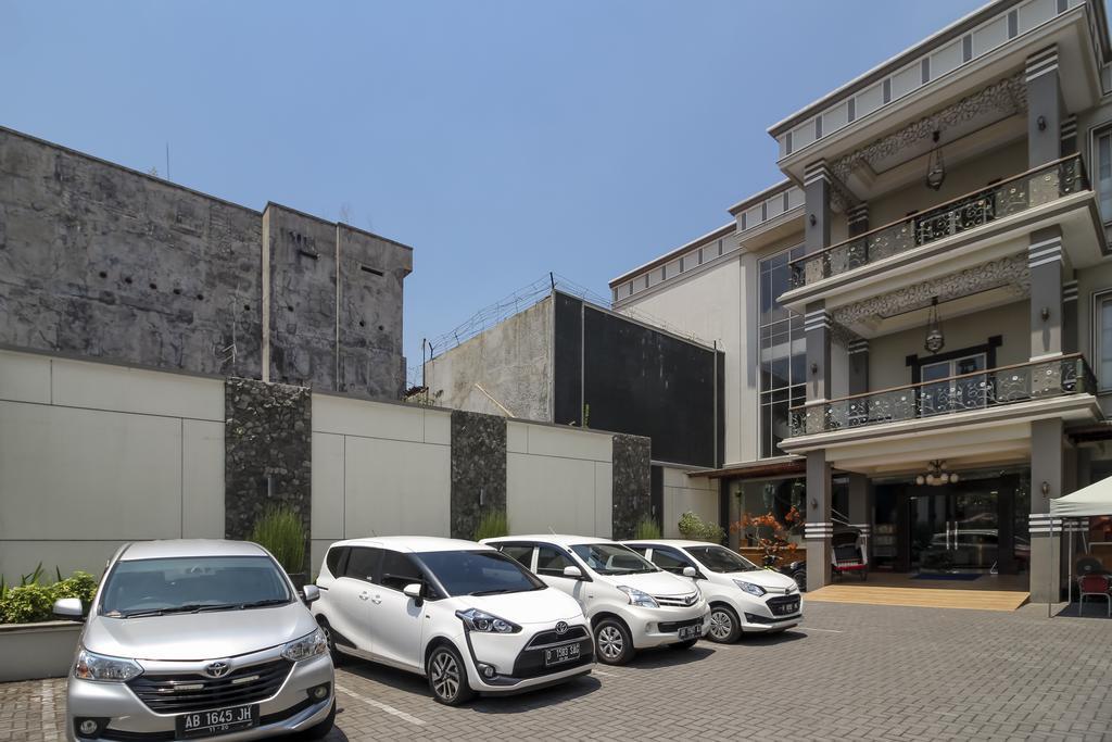 Reddoorz Plus Near Tugu Jogja Джок'якарта Екстер'єр фото